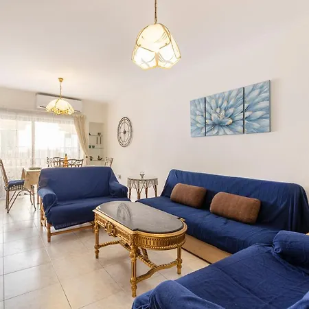 Isa1-seaside 3 Bedroom Spacious Apt Great Location Apartment