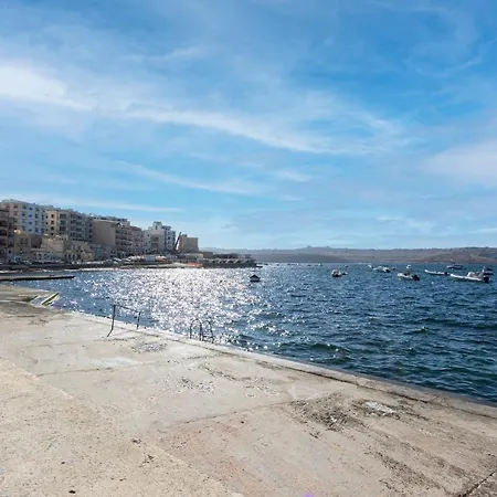 Isa1-seaside 3 Bedroom Spacious Apt Great Location St. Paul's Bay